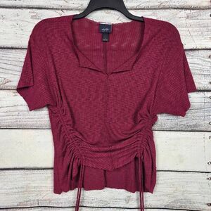 Daytrip Burgundy Ruched Hem Short Sleeve Top V Neck L